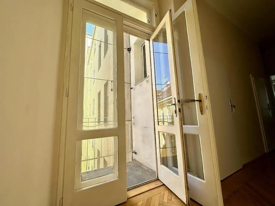 Apartment At Belvedere, Top Location Close To U1 Vienna