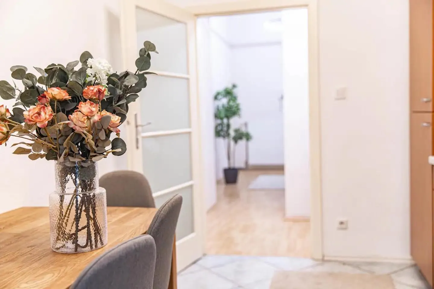 Apartment At Belvedere, Top Location Close To U1 Vienna Austria