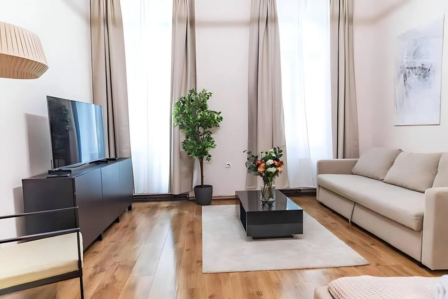 Apartment At Belvedere, Top Location Close To U1 Vienna Austria